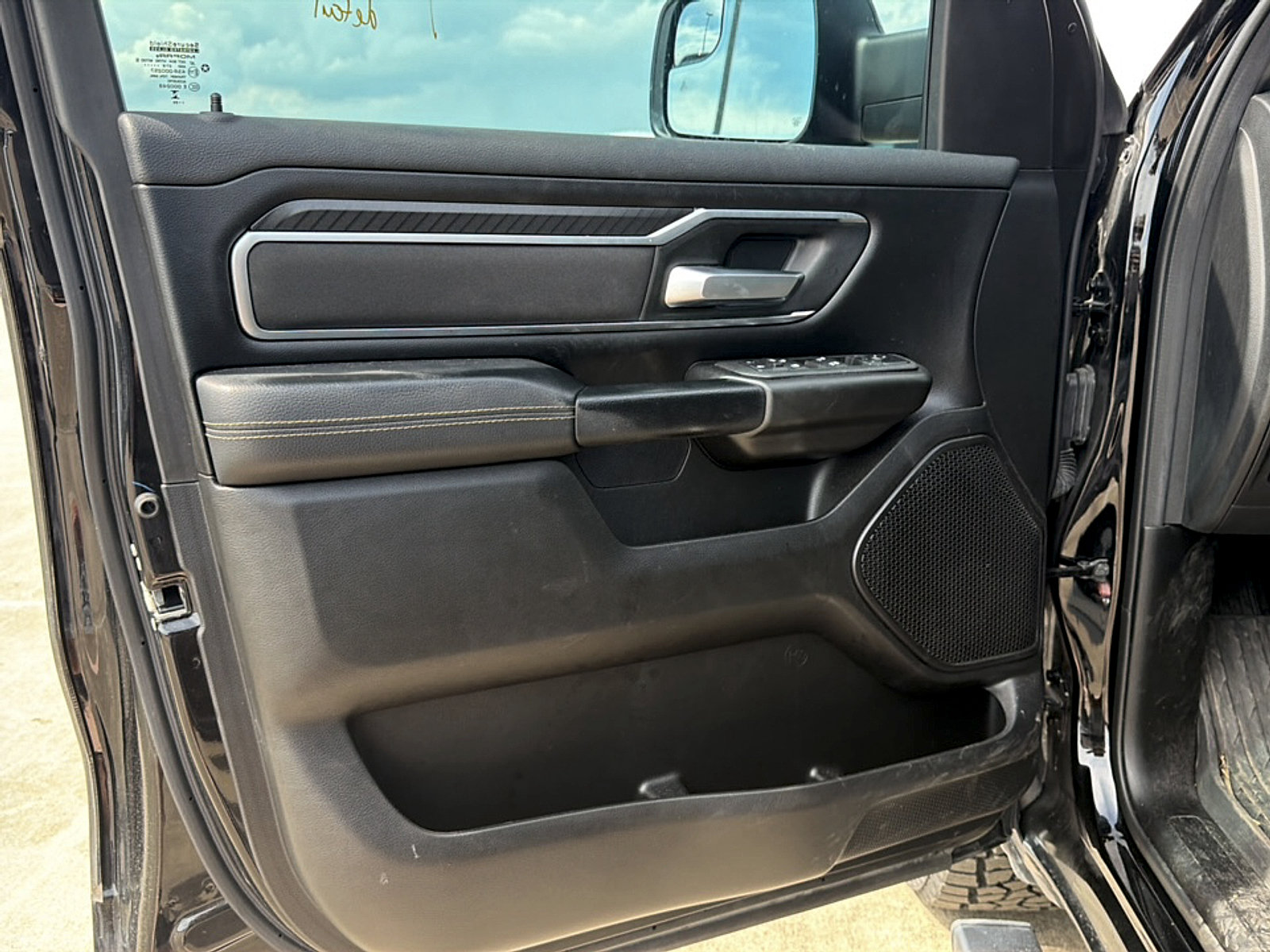 Used 2025 RAM 1500 Big Horn AWD/4WD image 17