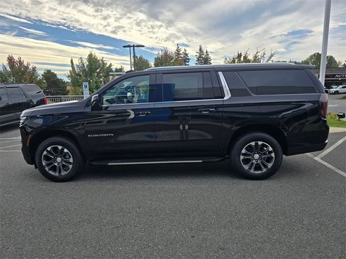New 2025 Chevrolet Suburban LS w/ Max Trailering Package image 2