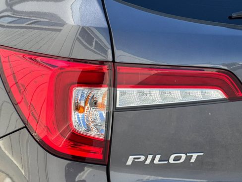 Used 2022 Honda Pilot Touring image 47