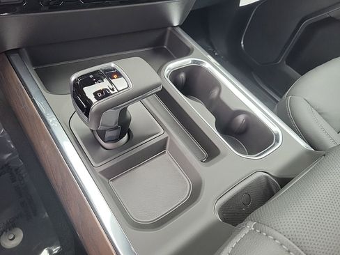 New 2026 GMC Sierra 1500 SLT w/ SLT Premium Package image 38