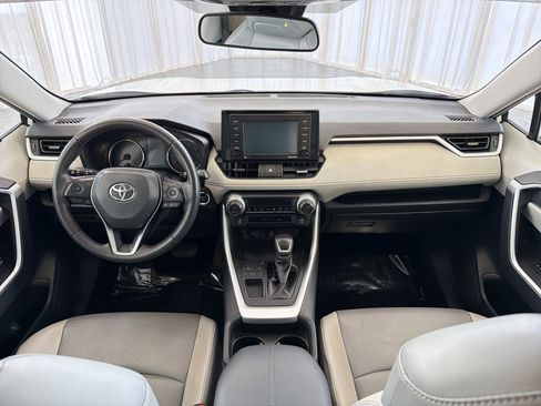 Used 2021 Toyota RAV4 XLE Premium FWD image 17