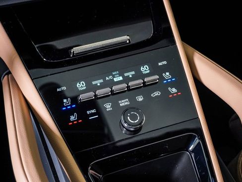 New 2026 Porsche Cayenne image 24