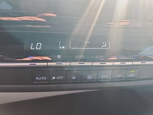 Used 2021 Toyota Sienna LE FWD image 5