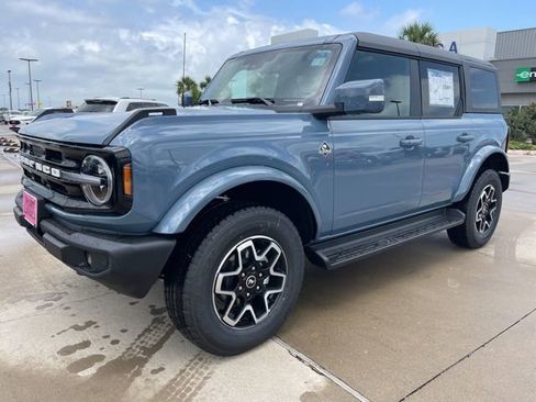 New 2025 Ford Bronco Outer Banks image 4