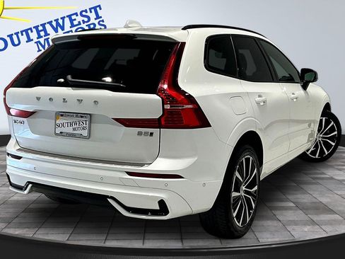 Used 2023 Volvo XC60 B5 Plus w/ Climate Package AWD/4WD image 7