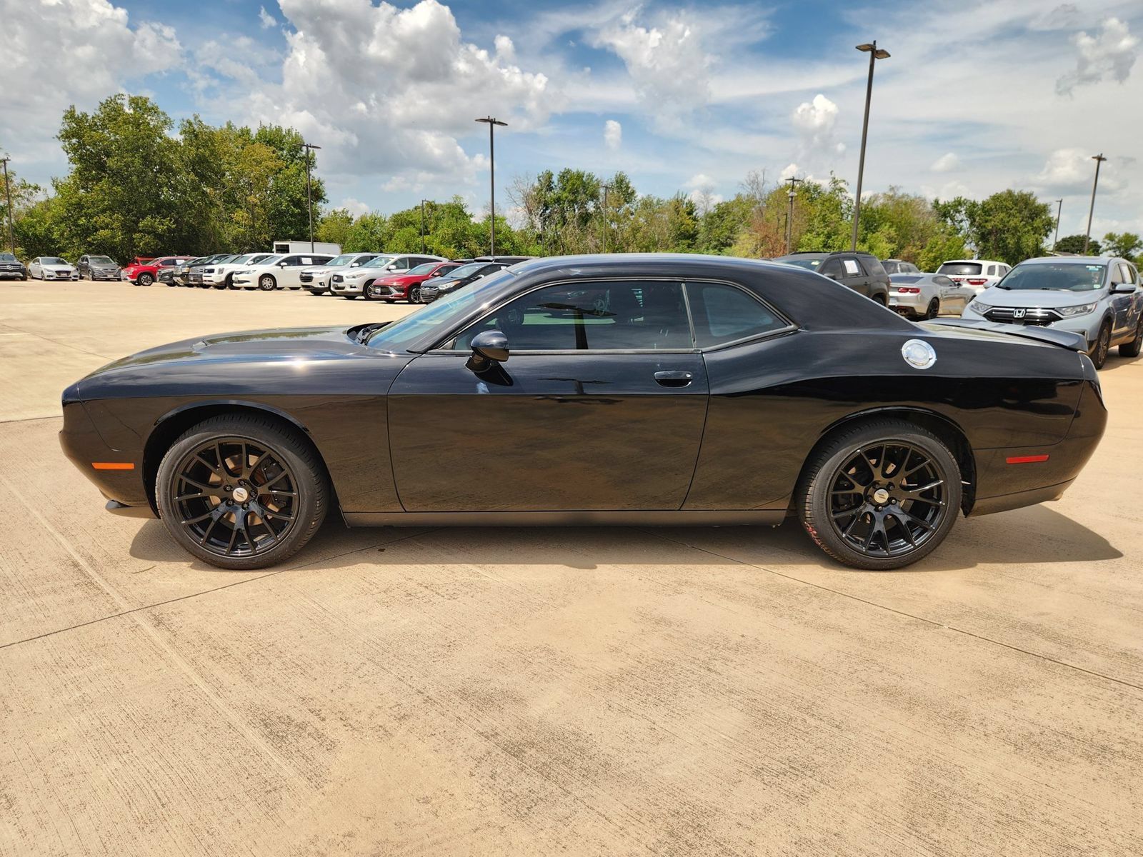 Used 2018 Dodge Challenger SXT RWD image 6