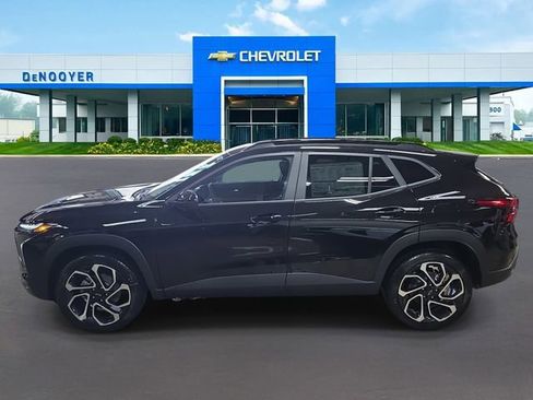 New 2026 Chevrolet Trax RS w/ Sunroof Package image 9