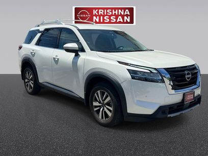Used 2024 Nissan Pathfinder SL