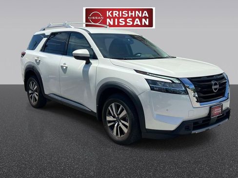 Used 2024 Nissan Pathfinder SL AWD/4WD image 1