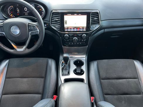 Used 2021 Jeep Grand Cherokee Laredo X image 13