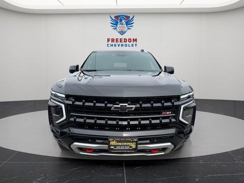 Used 2025 Chevrolet Suburban Z71 image 8