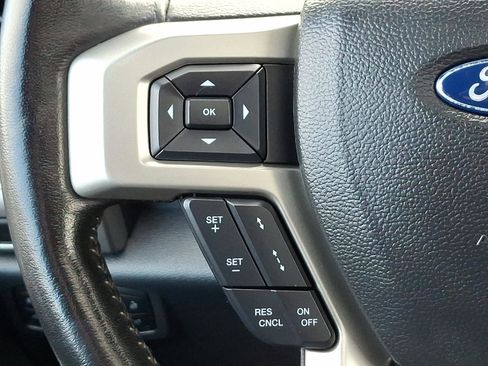 Used 2022 Ford F250 Lariat w/ Black Appearance Package image 20