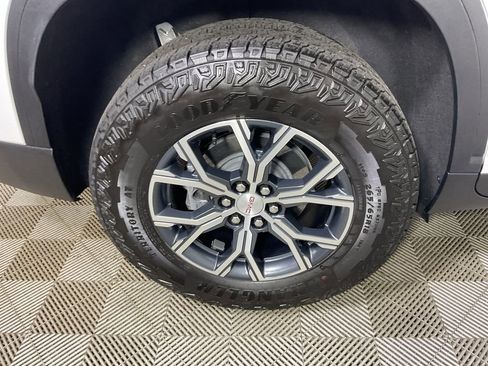 Used 2025 GMC Acadia AT4 image 10
