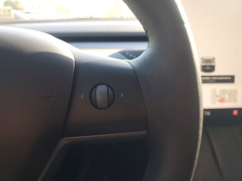 Used 2021 Tesla Model 3 Standard Range Plus image 27