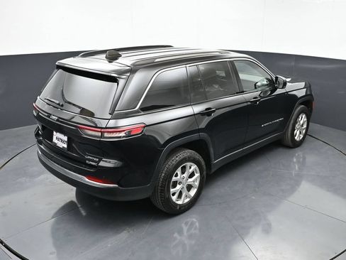 Used 2023 Jeep Grand Cherokee Limited AWD/4WD image 41