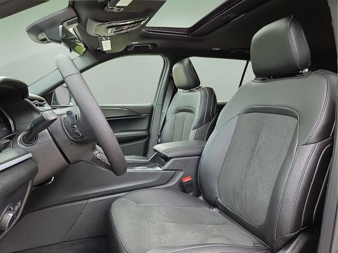 New 2025 Jeep Grand Cherokee L Altitude AWD/4WD image 15