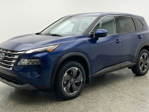 Used 2025 Nissan Rogue SV AWD/4WD image 3