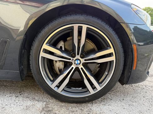 Used 2018 BMW 740i RWD image 30