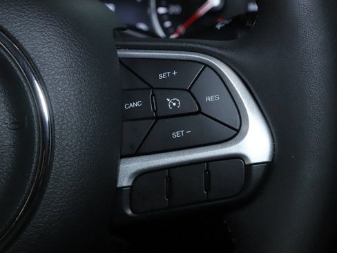 Used 2023 Jeep Renegade Latitude w/ Sun/Sound Group AWD/4WD image 24