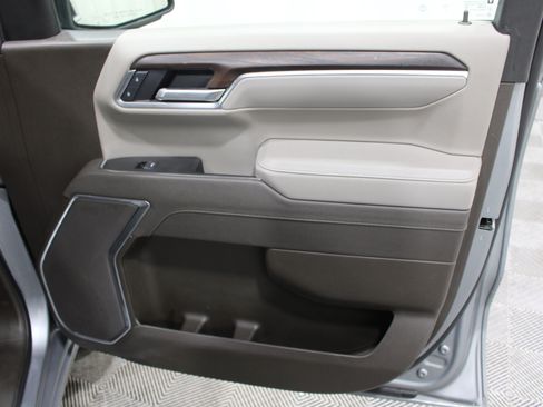 Used 2025 GMC Sierra 1500 SLT RWD image 26