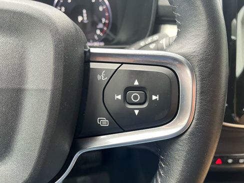 Used 2019 Volvo XC40 T5 Momentum AWD/4WD image 15