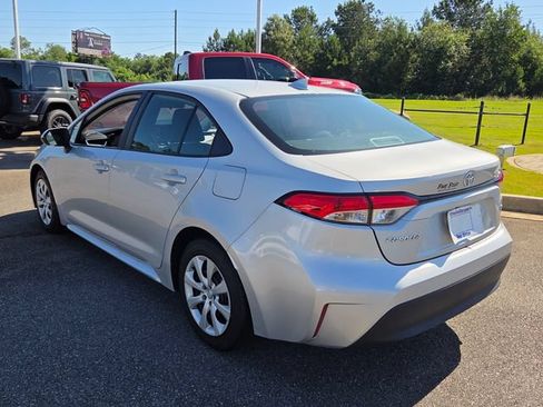 Used 2023 Toyota Corolla LE FWD image 10