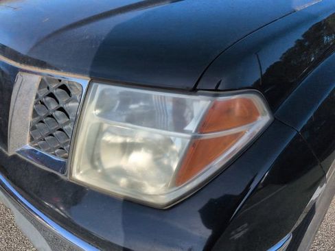 Used 2007 Nissan Frontier SE w/ SE Value Truck Pkg image 4