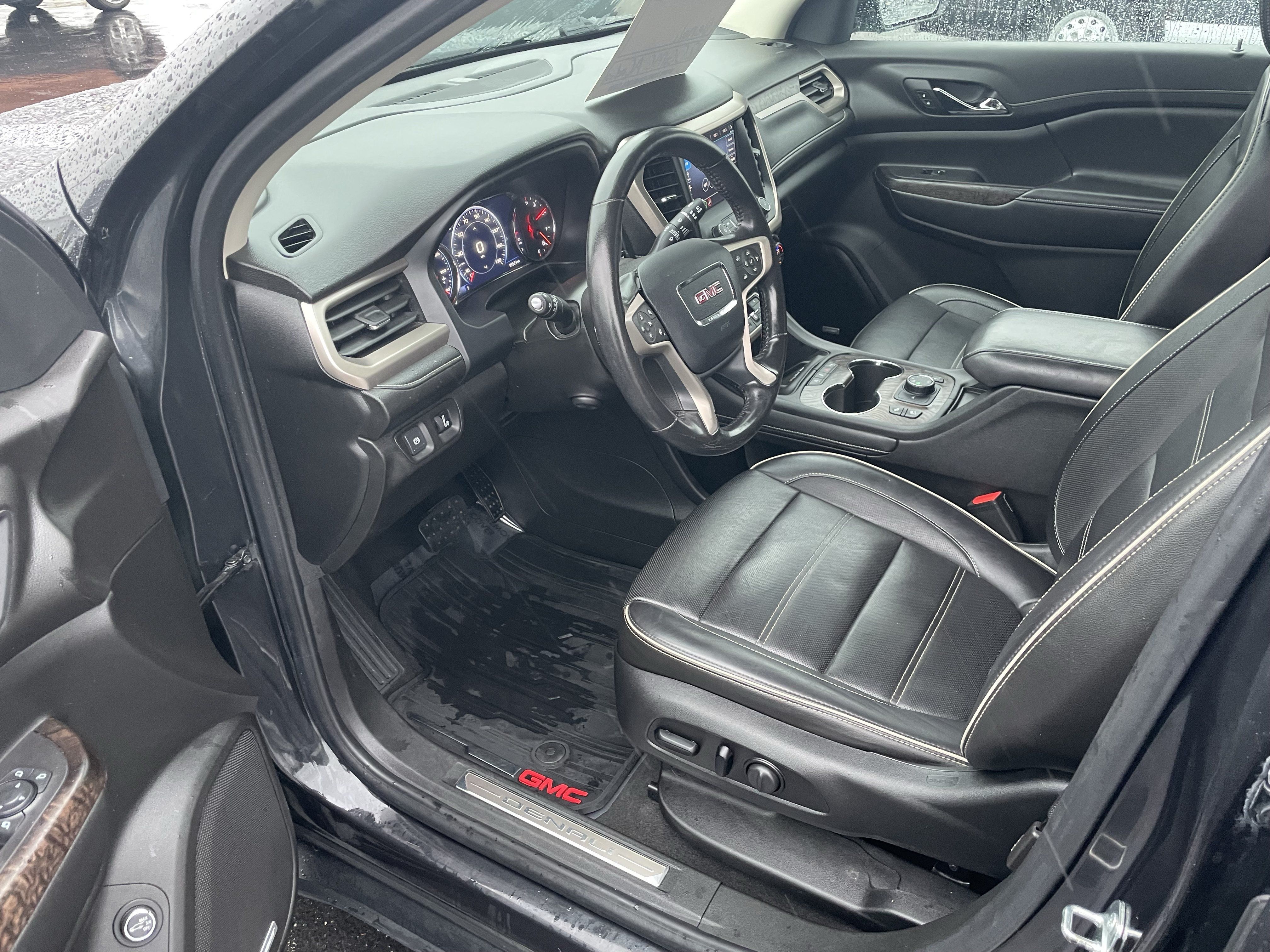 Used 2020 GMC Acadia Denali w/ Trailering Package AWD/4WD image 12