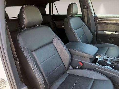Used 2023 Volkswagen Atlas Cross Sport SEL R-Line AWD/4WD image 8