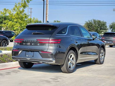 Used 2026 Genesis GV70 2.5T image 3