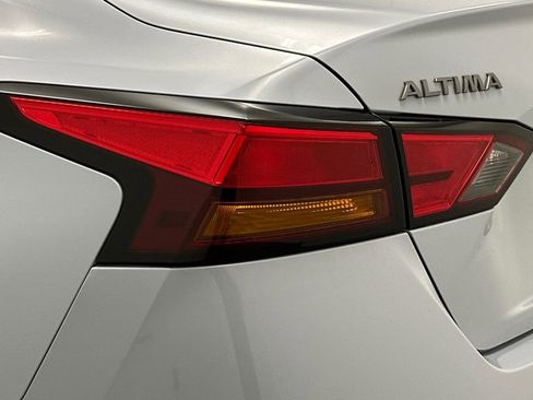 Certified 2024 Nissan Altima 2.5 SR w/ SR Premium Package FWD image 23