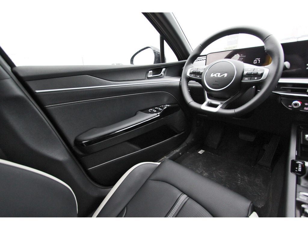 New 2026 Kia K5 GT-Line FWD image 9
