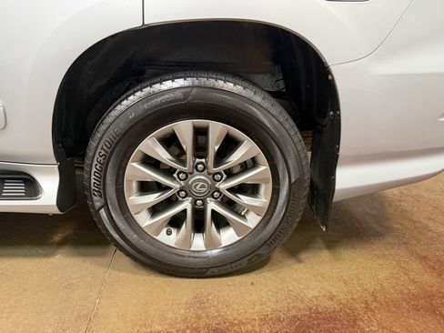 Used 2017 Lexus GX 460 Luxury AWD/4WD image 92