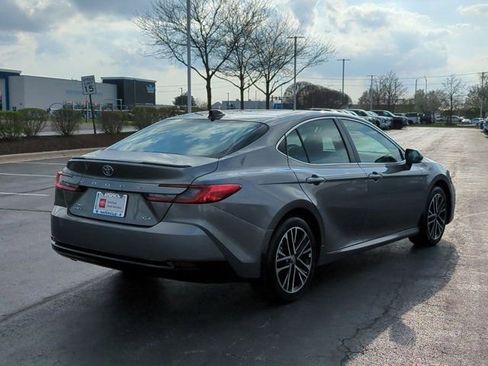 Used 2026 Toyota Camry XLE image 5