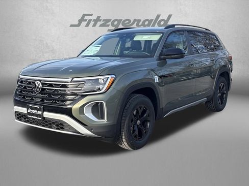 New 2026 Volkswagen Atlas Peak Edition image 2