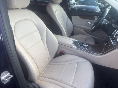Used 2021 Mercedes-Benz C 300 4MATIC Sedan image 31