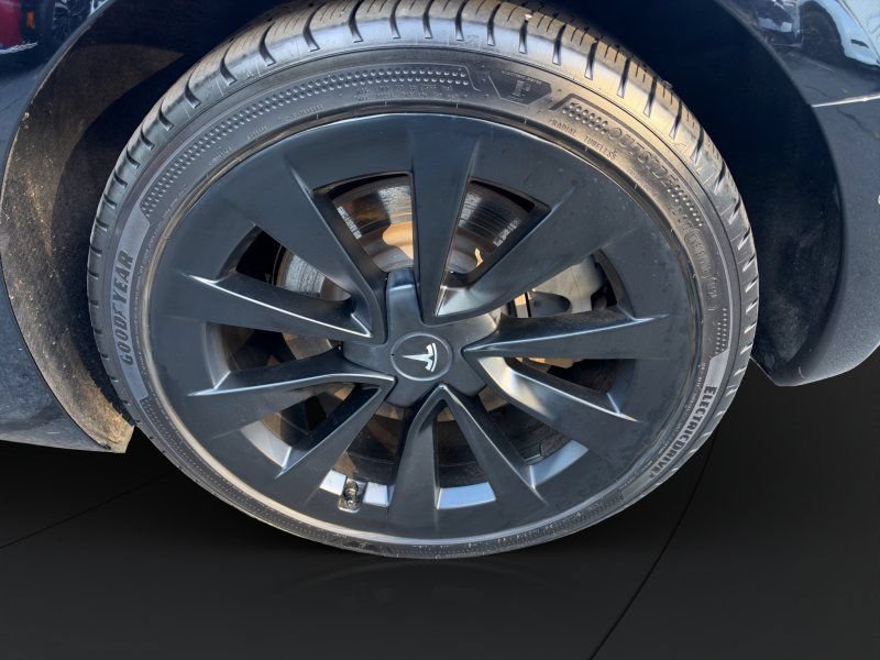 Used 2022 Tesla Model 3 Standard Range RWD image 23