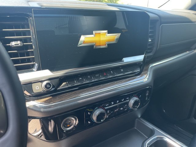 Used 2023 Chevrolet Silverado 1500 RST AWD/4WD image 9
