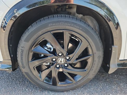 Certified 2022 Honda HR-V Sport image 17