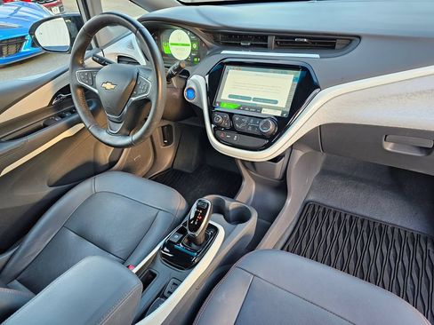 Used 2020 Chevrolet Bolt Premier w/ Infotainment Package FWD image 12