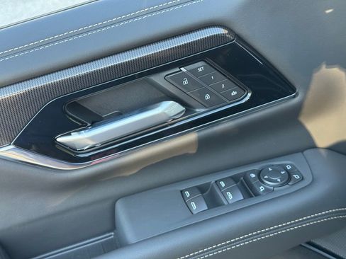 New 2026 GMC Yukon Elevation image 19