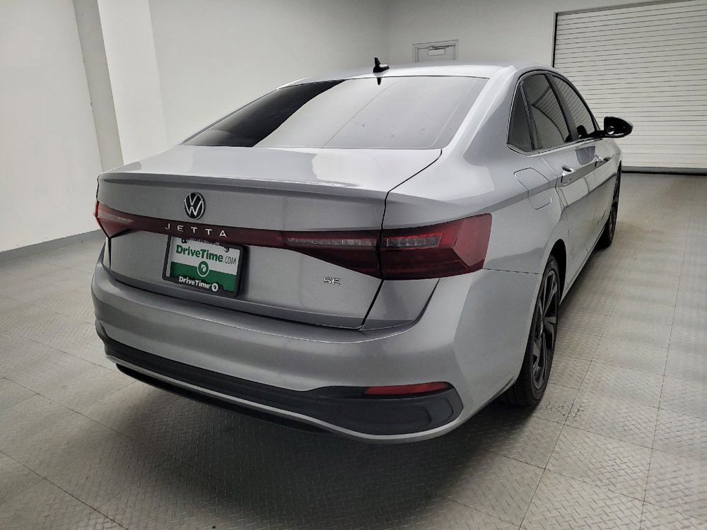 Used 2025 Volkswagen Jetta SE FWD image 7