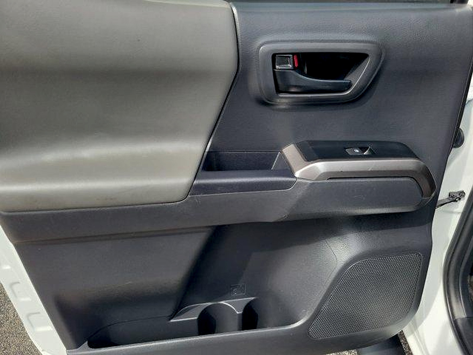 Used 2023 Toyota Tacoma SR5 RWD image 18