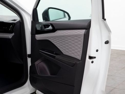 Used 2024 Volkswagen Taos S FWD image 15