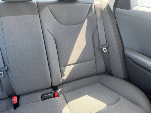 Used 2025 Kia K4 FWD image 36