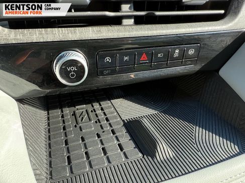 Used 2025 Ford Explorer Platinum w/ LUX Leather Package image 25