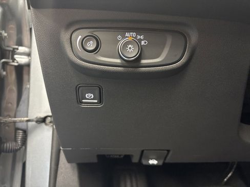 Certified 2024 GMC Terrain SLE image 24