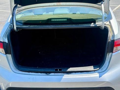 Used 2020 Toyota Corolla LE FWD image 17