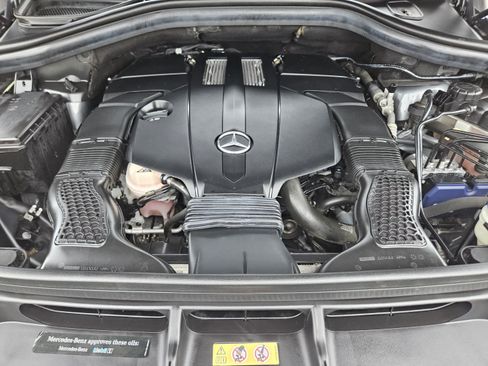Used 2017 Mercedes-Benz GLS 450 4MATIC image 24