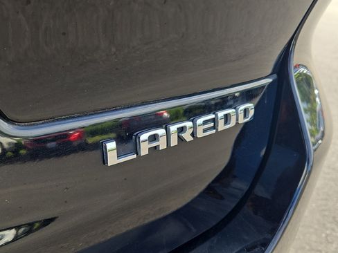 Used 2022 Jeep Grand Cherokee L Laredo w/ Luxury Tech Group I AWD/4WD image 32